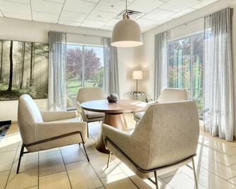Fairfield Inn & Suites by Marriott Harrisburg West - New Cumberland - Salónek
