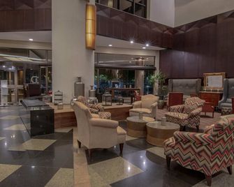 Hotel Deville Prime Porto Alegre - ปอร์โต อัลเลเกร - ล็อบบี้