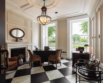 Regency House - Belfast - Dining room