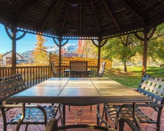 Mt. Joseph Lodge In Downtown Joseph: Unit #5 - Joseph - Patio
