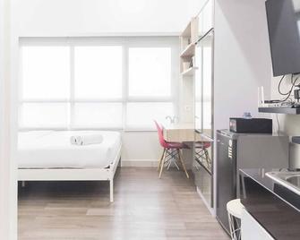 Comfortable Studio at Springlake Summarecon Apartment near Mall - Bekasi - Bedroom