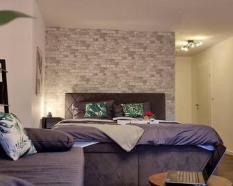 Tolle Wohnung im Industrial Style mit Parkplatz - Aschaffenburg - Slaapkamer