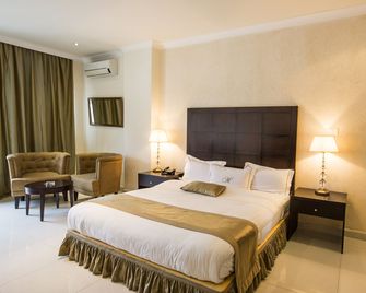 Mikhael's Hotel - Brazzaville - Bedroom