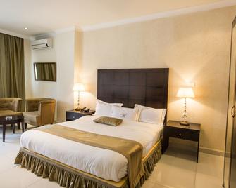 ميكايلز هوتل - برازافيل - غرفة نوم