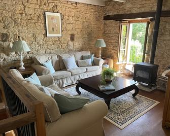Traditional French house with private pool and gardens. - Caylus - Salon