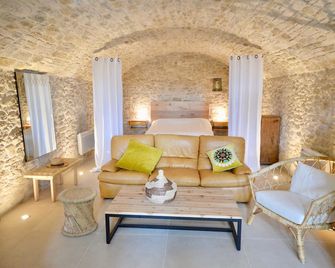 HOMAN house on the castle ramparts with romantic garden/terrace - Grignan - Salon