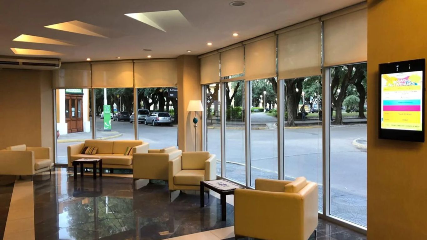 Howard Johnson by Wyndham San Pedro