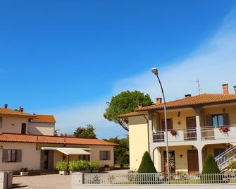 Agriturismo La Piana - Castiglione del Lago - Gebäude