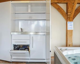 Lovely barn conversion with private swimming pool. - Talybont-on-Usk