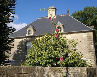 18th-Century Normandy Stay - Valognes - Edificio