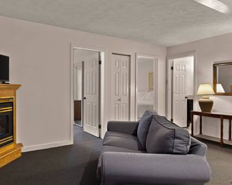 Traverse Bay Inn - Traverse City - Wohnzimmer