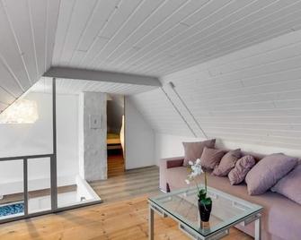 Holiday Home Aughe - 25km from the sea in Western Jutland by Interhome - Bredebro - Sala de estar