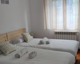 1A135 Comodo Apto 3 dormitorios - Gijón - Bedroom