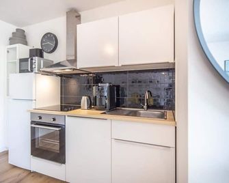 Schulterblatt-Apartments Hamburg Unit 3 For 5 - Hamburg - Kitchen