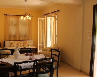 Villa Martha - Benitses - Comedor