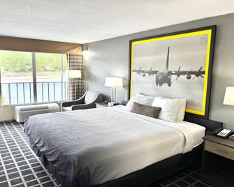 Super 8 by Wyndham Morganton - Morganton - Спальня