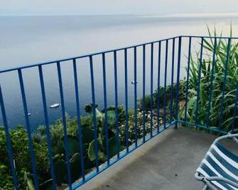 Villa Vista Mare a Filicudi - Filicudi - Balcony