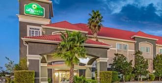 La Quinta Inn & Suites by Wyndham Corpus Christi Northwest - Κόρπους Κρίστι - Κτίριο