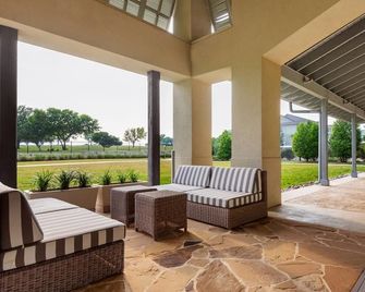 Landing | Incredible 1bd, Gym, Clubhouse - Kyle - Terasa