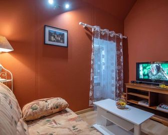 Le Figuier - Cortevaix - Cormatin - Sala de estar