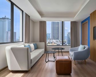 Four Points by Sheraton Nha Trang - Nha Trang - Living room