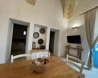 La Corte dei Colori - Spongano - Comedor