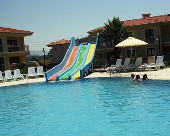 The One Club Hotel - Sarigerme - Zwembad