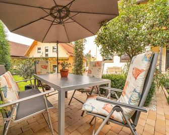 Double Room - Bed and Breakfast Klein - Heiligenstadt - Patio