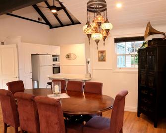 White Rose Cottage Healesville - Healesville - Comedor