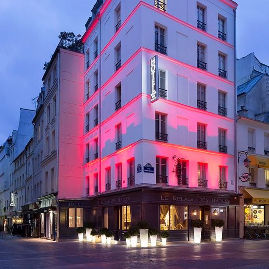 Building view of Hotel Le Relais Des Halles
