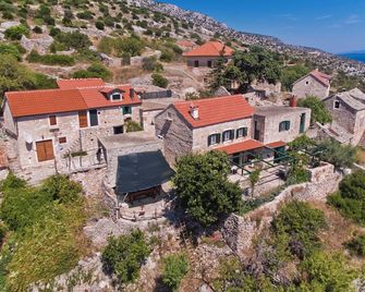 Sunset Haven Villa in Zarace Hvar - Hvar - Building