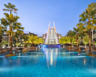 Novotel Palembang - Hotel & Residence - Palembang - Pool