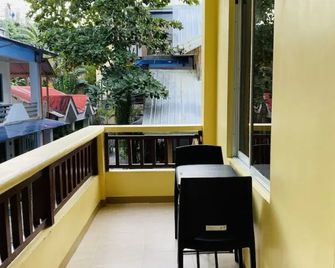 Vicente Aguirre Rooms - Boracay - Balcón