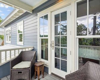 Beachin' 30A | 4 Bikes Included | Dog Friendly - Seagrove Beach - Balcón