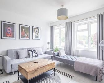 Lovely 2 bedroom apartment - ideal location - Cambridge - Pokój dzienny