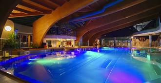 Hotel Aquacity Seasons - Poprad - Uima-allas