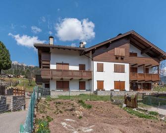 Casa Maura - Soraga - Edificio