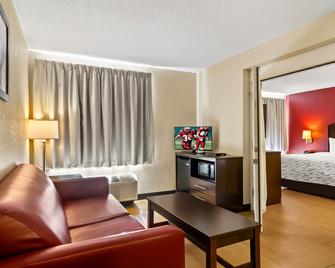 ريد روف إن بلس + جاكسونفيل - ساوث بوينت - جاكسونفيل (فلوريدا) - غرفة معيشة