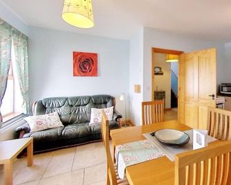 Charming 3-Bed Cottage Moira - Hillsborough - Moira - Comedor