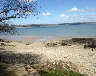 Merlewood Hotel - Saundersfoot - Beach