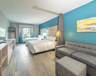 Modern Queen Hotel Suite - Everglades City - Bedroom