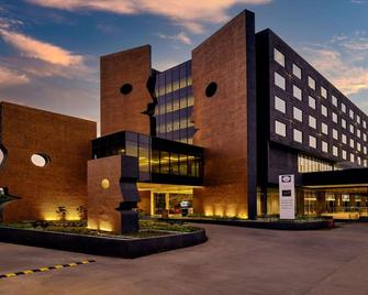 Essentia Luxury Hotel Indore - Indore - Edificio