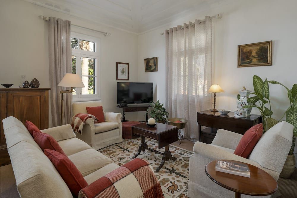 Casa dos Terços by An Island Apart - Sao Vicente - Wohnzimmer