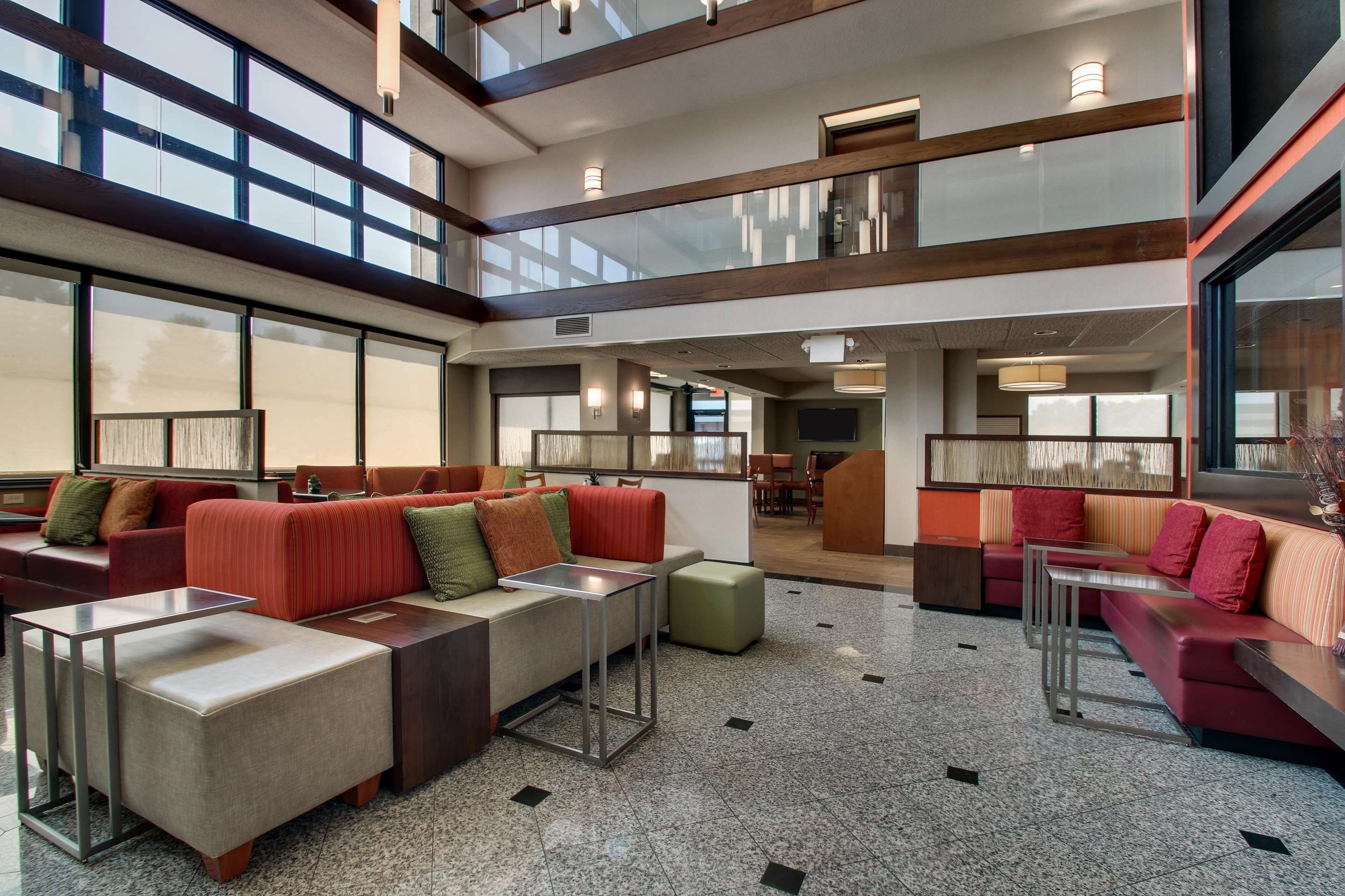 Drury Inn & Suites Evansville East - Evansville - Lounge