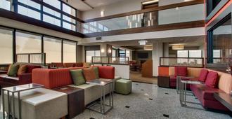 Drury Inn & Suites Evansville East - Evansville - Lounge