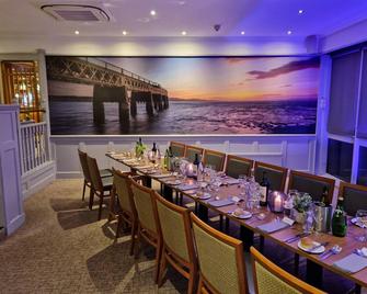 إنفيركارس هوتل دوندي، اي دبليو سيجنيتشر كوليكشن - دندي - مطعم