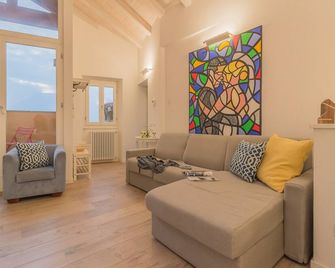 Casa Manoli Varenna - Varenna - Living room