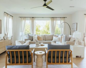 Mediterranean Modern Steps to Beach Dining w Spa - Carlsbad - Quarto
