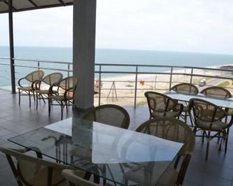 Cameo Hotel - Kvariati - Balcón