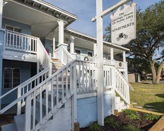 Cozy apartment in the midst of historic downtown St Marys - St. Marys - Budova